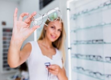 Eye Wear Styling Consultation